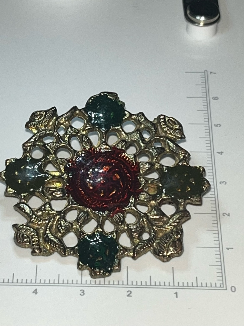 Vintage Unsigned Floral Brooch Red Green Resin Enamel Gold Tone